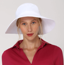 Cargar imagen en el visor de la galería, Model Front: Uv Line Floppy Hat Hat Lyon Nac L Fem White Upf50+
