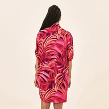 Cargar imagen en el visor de la galería, Model Back: Uv Line Shirtdress Shirtdress Copacabana Upf50+
