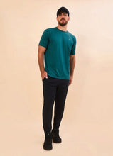 Cargar imagen en el visor de la galería, Model Front: Uv Line T-Shirt For Men T-Shirt New Fit Masc Petroleo Upf50+
