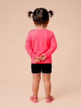 Cargar imagen en el visor de la galería, Model Back: Uv Line Rash Guard Longsleeve Baby Pink Fluor Upf50+

