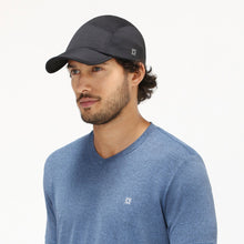 Cargar imagen en el visor de la galería, Model Front: Uv Line Caps Cap Athletic Dry Preto Upf50+
