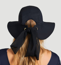 Cargar imagen en el visor de la galería, Model Back: Uv Line Floppy Hat San Remo Preto
