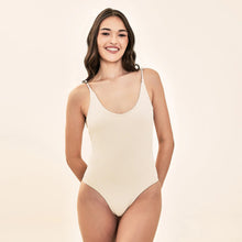 Cargar imagen en el visor de la galería, Model Front: Uv Line One-Piece Duna Body Textura Upf50+
