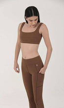 Cargar imagen en el visor de la galería, Product Front: Uv Line Fitness Bottom Legging Fit Aspen Brown Upf50+
