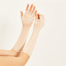 Cargar imagen en el visor de la galería, Image 04: Uv Line Glove Long Gloves Uni Beige Upf50+
