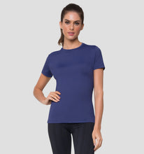 Cargar imagen en el visor de la galería, Model Back: Uv Line Fitness Top T-Shirt Uvpro Fem Navy Blue Upf50+
