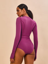 Cargar imagen en el visor de la galería, Model Back: Uv Line One-Piece Swimsuit Macae Magenta Upf50+
