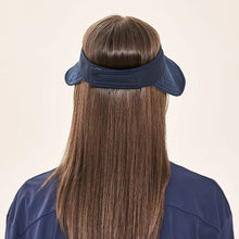 Cargar imagen en el visor de la galería, Model Back: Uv Line Visor Visor Bali Fem Navy Light Blue Upf50+
