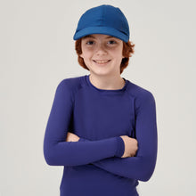 Cargar imagen en el visor de la galería, Model Front: Uv Line Caps Cap Teens Colors Inf Navyblue Upf50+
