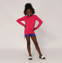 Cargar imagen en el visor de la galería, Model Front: Uv Line Rash Guard Longsleeve Uvpro Kids Pink Upf50+
