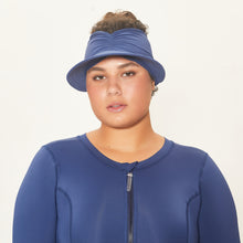 Cargar imagen en el visor de la galería, Model Front: Uv Line Visor Visor Granada Eva Marinho Fosco Upf50+
