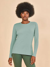 Cargar imagen en el visor de la galería, Gallery: Uv Line Rash Guard Longsleeve Fem New Fit Verde Agua Upf50+

