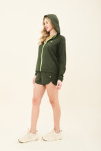 Cargar imagen en el visor de la galería, Bag-Foldable Windbreaker Jacket Verde Militar
