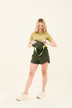Cargar imagen en el visor de la galería, Bag-Foldable Windbreaker Jacket Verde Militar
