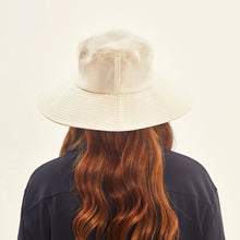 Cargar imagen en el visor de la galería, Lyon Offwhite UPF50+
