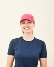Cargar imagen en el visor de la galería, Model Front: Uv Line Caps Beach Tennis Cap Fuchsia Upf50+
