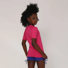Cargar imagen en el visor de la galería, Model Back: Uv Line Rash Guard Camiseta Kids Uvpro Mc Pink Upf50+
