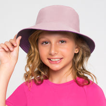 Cargar imagen en el visor de la galería, Model Front: Uv Line Floppy Hat Chapeu California Inf Rosa Bebe Framboesa Upf50+
