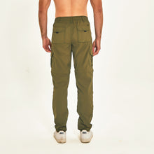 Cargar imagen en el visor de la galería, Model Back: Uv Line Fitness Bottom Chelsea Verde Militar Upf50+
