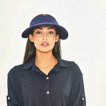Cargar imagen en el visor de la galería, Model Front: Uv Line Visor Grecia Navy Fit Upf50+
