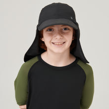 Cargar imagen en el visor de la galería, Model Front: Uv Line Caps Legionario Teens Preto Upf50+
