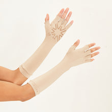 Cargar imagen en el visor de la galería, Image 05: Uv Line Glove Long Glove Chocolate Upf50+
