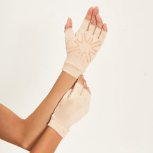 Cargar imagen en el visor de la galería, Image 05: Uv Line Glove Short Glove Chocolate Upf50+
