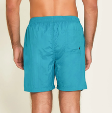 Cargar imagen en el visor de la galería, Model Back: Uv Line Short For Men / Bermuda Short Lucca Petroleo Upf50+

