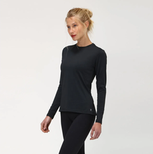 Cargar imagen en el visor de la galería, Image 02: Uv Line Rash Guard Uvpro Br Ml Preto Fem
