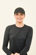 Cargar imagen en el visor de la galería, Model Front: Uv Line Visor Visor Elastic Preto Upf50+
